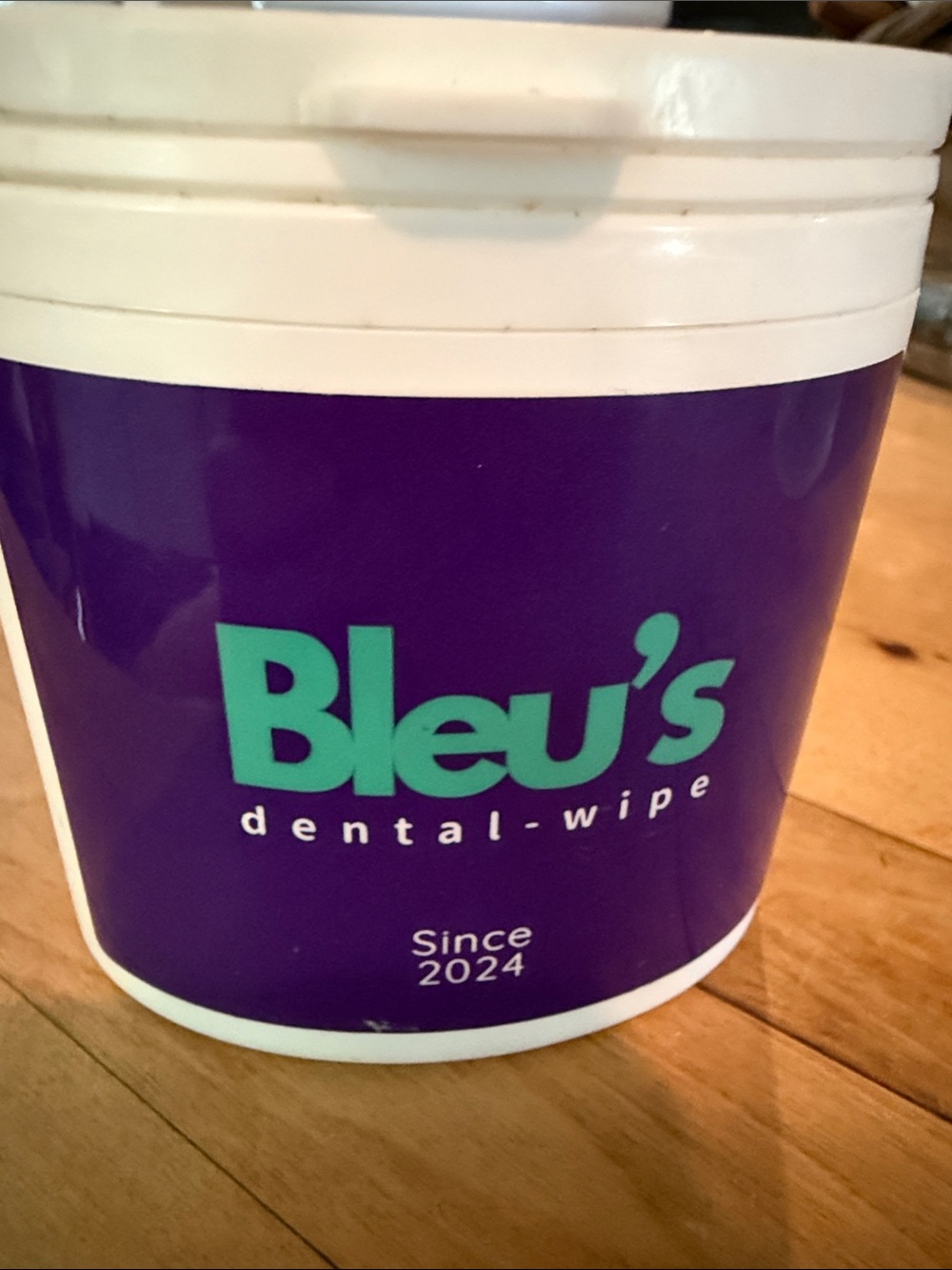 Bleu's Dental Wipes for DOGS. Biodegradable. Berry flavored.